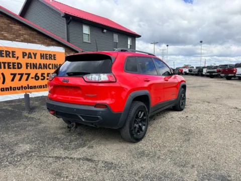 More photos of 2019 Jeep Cherokee TrailHawk Sport Utility 4D at Instant Auto Sales Lancaster, OH