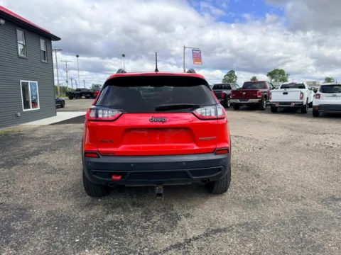 More photos of 2019 Jeep Cherokee TrailHawk Sport Utility 4D at Instant Auto Sales Lancaster, OH