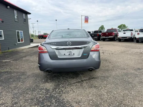 More photos of 2014 Nissan Altima 2.5 SV Sedan 4D at Instant Auto Sales Lancaster, OH