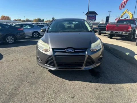Photos of 2013 Ford Focus SE Sedan 4D for sale in Lancaster, OH at Instant Auto Sales Lancaster