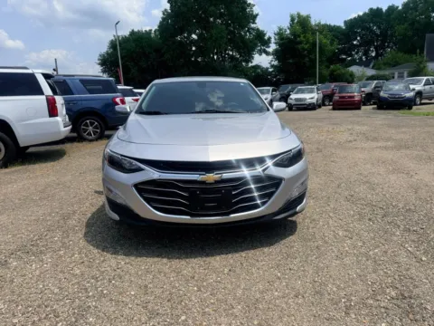 Photos of 2019 Chevrolet Malibu LT Sedan 4D for sale in Lancaster, OH at Instant Auto Sales Lancaster