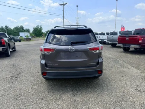 More photos of 2015 Toyota Highlander Limited Platinum Sport Utility 4D at Instant Auto Sales Lancaster, OH