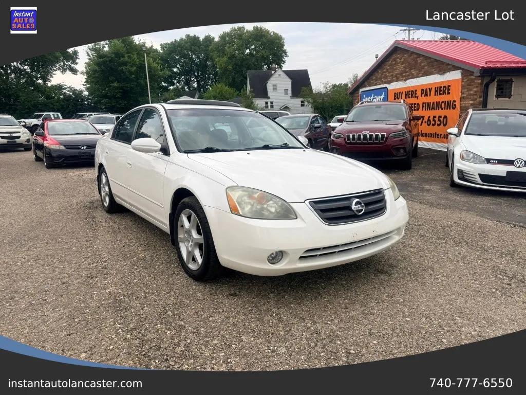 White 2003 Nissan Altima 3.5 SE Sedan 4D for sale in Lancaster, OH