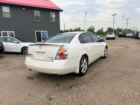 More photos of 2003 Nissan Altima 3.5 SE Sedan 4D at Instant Auto Sales Lancaster, OH