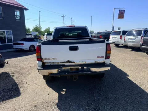 More photos of 2004 GMC Sierra 2500 HD Crew Cab SLE Pickup 4D 6 1/2 ft at Instant Auto Sales Lancaster, OH