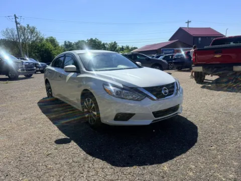 Another view of 2016 Nissan Altima 2.5 SL Sedan 4D for sale in Lancaster, OH at Instant Auto Sales Lancaster