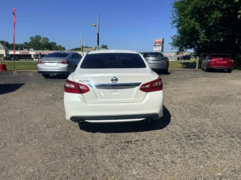 More photos of 2016 Nissan Altima 2.5 SL Sedan 4D at Instant Auto Sales Lancaster, OH