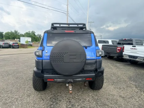More photos of 2007 Toyota FJ Cruiser Sport Utility 2D at Instant Auto Sales Lancaster, OH