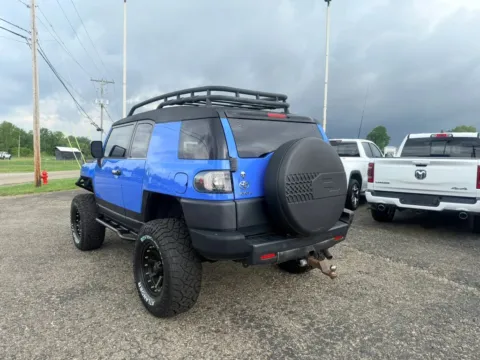 More photos of 2007 Toyota FJ Cruiser Sport Utility 2D at Instant Auto Sales Lancaster, OH