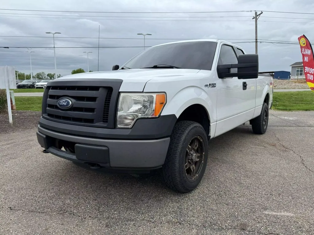 2011 Ford F-150 Super Cab XL Pickup 4D 6 1/2 ft for sale in Lancaster, OH
