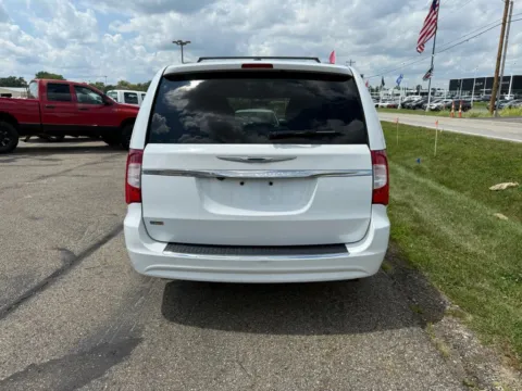 More photos of 2014 Chrysler Town & Country Touring Minivan 4D at Instant Auto Sales Lancaster, OH