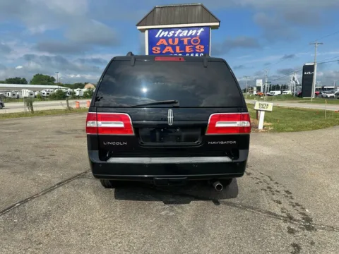 More photos of 2009 Lincoln Navigator Sport Utility 4D at Instant Auto Sales Lancaster, OH