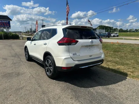 More photos of 2017 Nissan Rogue SL Sport Utility 4D at Instant Auto Sales Lancaster, OH