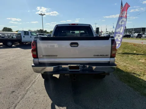 More photos of 2005 Chevrolet Silverado 1500 Crew Cab Z71 Pickup 4D 5 3/4 ft at Instant Auto Sales Lancaster, OH