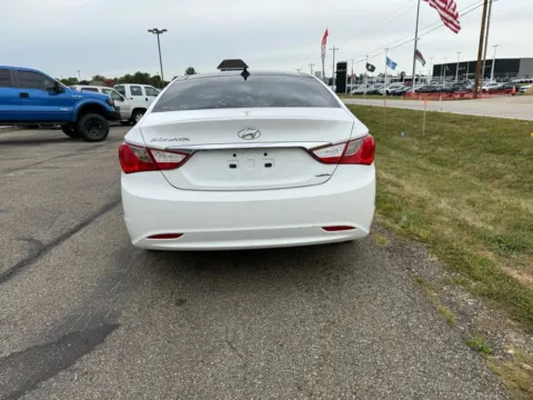 More photos of 2012 Hyundai Sonata Limited Sedan 4D at Instant Auto Sales Lancaster, OH