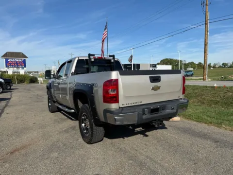More photos of 2007 Chevrolet Silverado 2500 HD Extended Cab LT Pickup 4D 6 1/2 ft at Instant Auto Sales Lancaster, OH