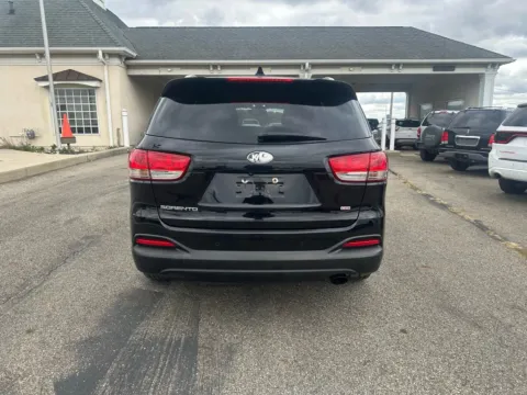 More photos of 2018 Kia Sorento LX Sport Utility 4D at Instant Auto Sales Lancaster, OH