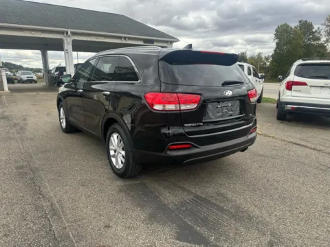 More photos of 2018 Kia Sorento LX Sport Utility 4D at Instant Auto Sales Lancaster, OH