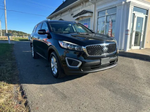 Another view of 2018 Kia Sorento LX Sport Utility 4D for sale in Lancaster, OH at Instant Auto Sales Lancaster