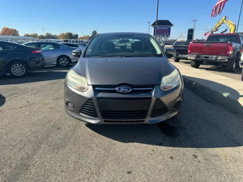 Photos of 2013 Ford Focus SE Sedan 4D for sale in Lancaster, OH at Instant Auto Sales Lancaster