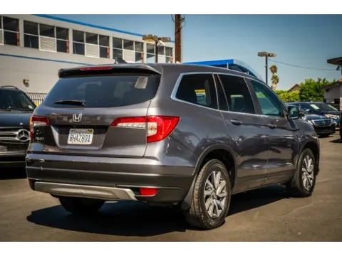 More photos of 2019 Honda Pilot EX-L at Select Luxury Motors, CA