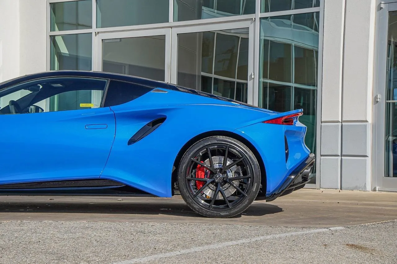 2026 Lotus Emira - Photo 10
