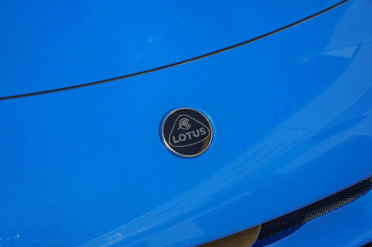 2026 Lotus Emira - Photo 4