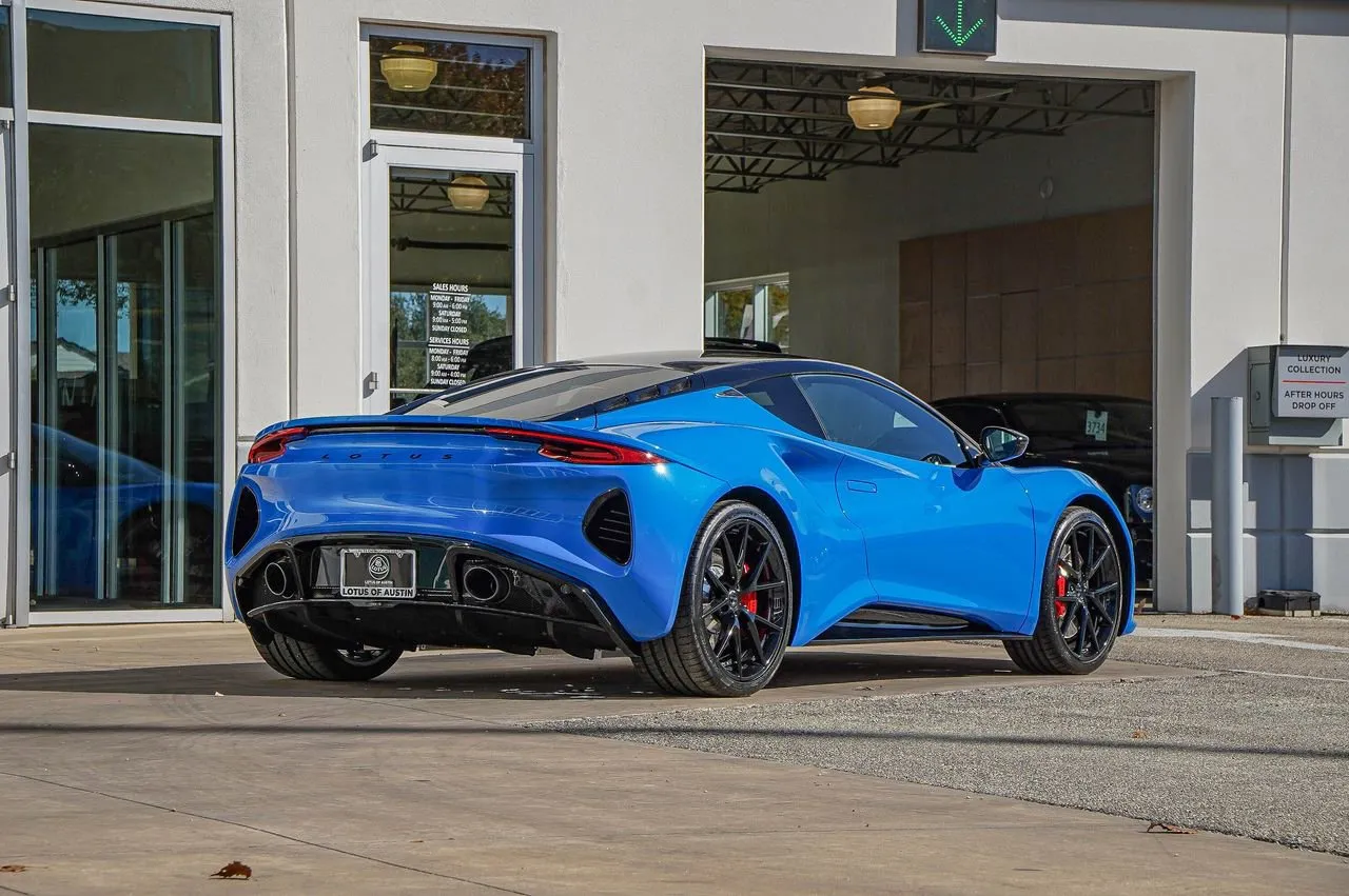 2026 Lotus Emira - Photo 7