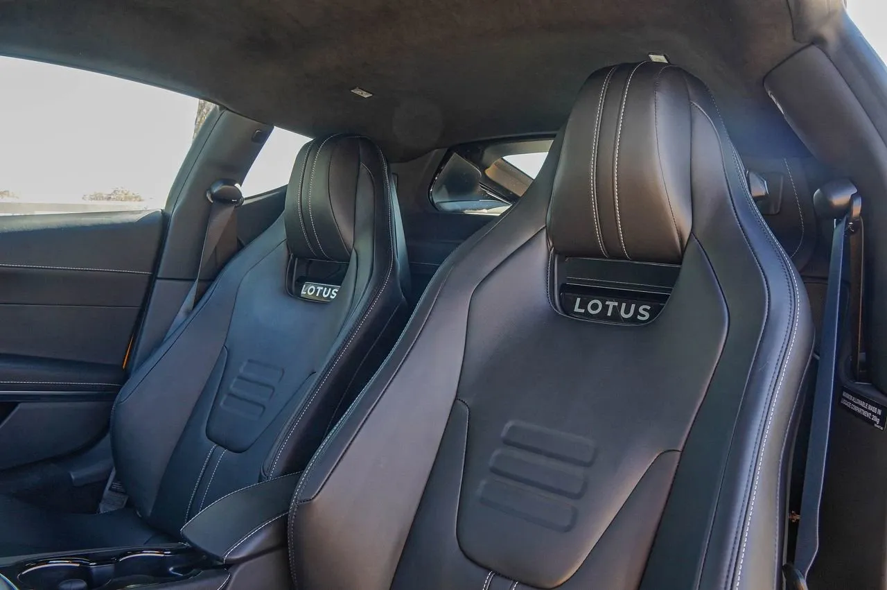 2026 Lotus Emira - Photo 18