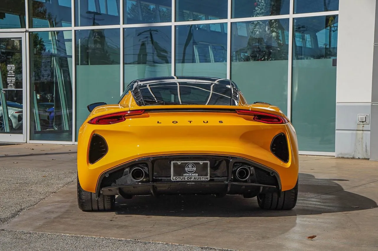 2026 Lotus Emira - Photo 13