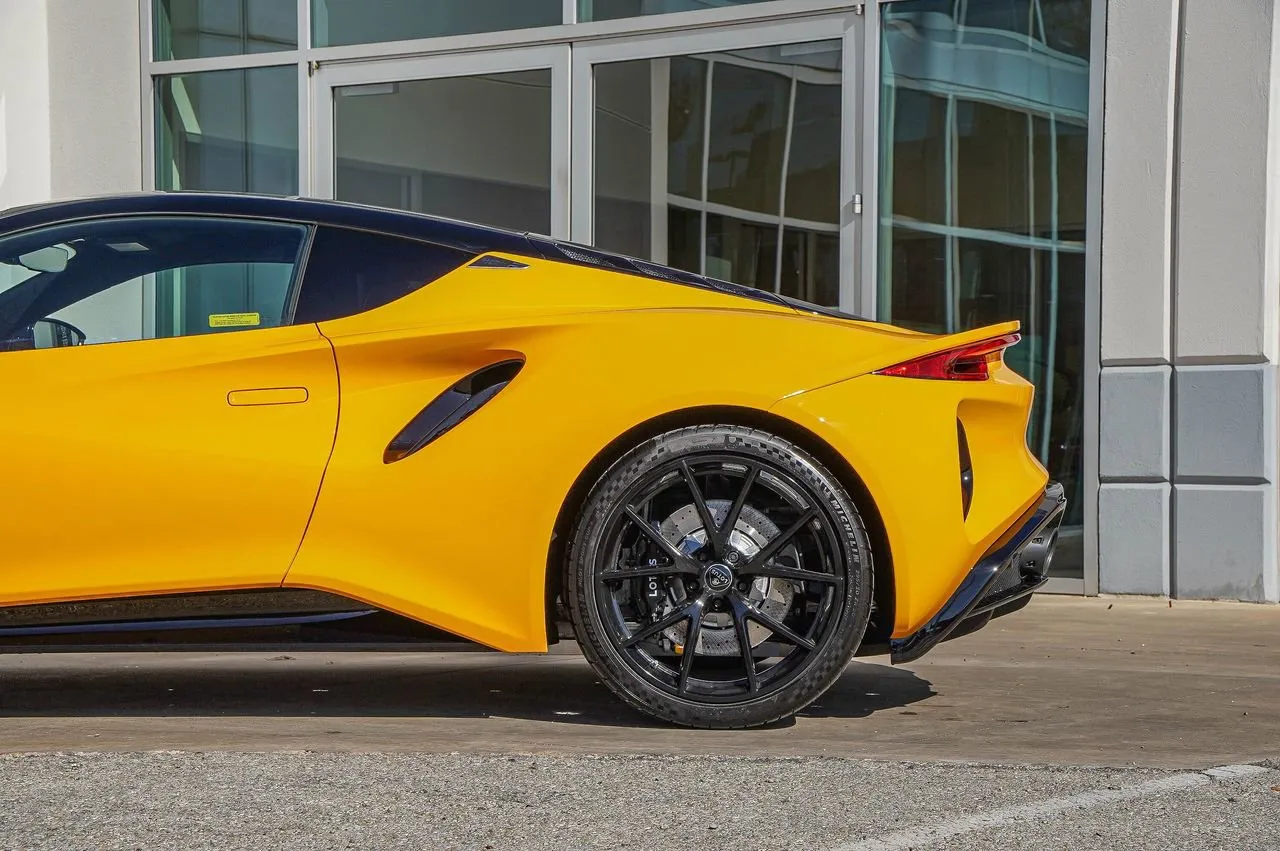 2026 Lotus Emira - Photo 10