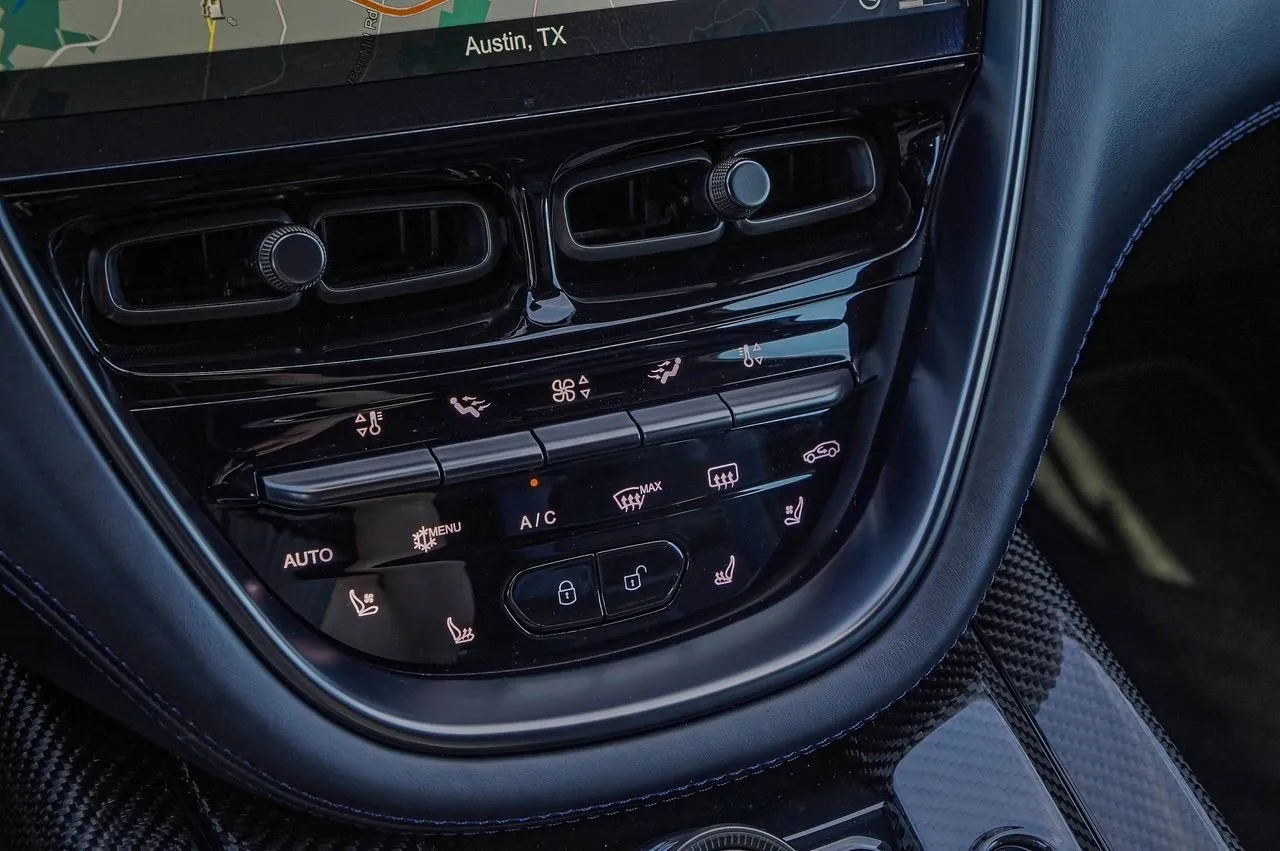 2024 Aston Martin DBX 707 - Photo 29