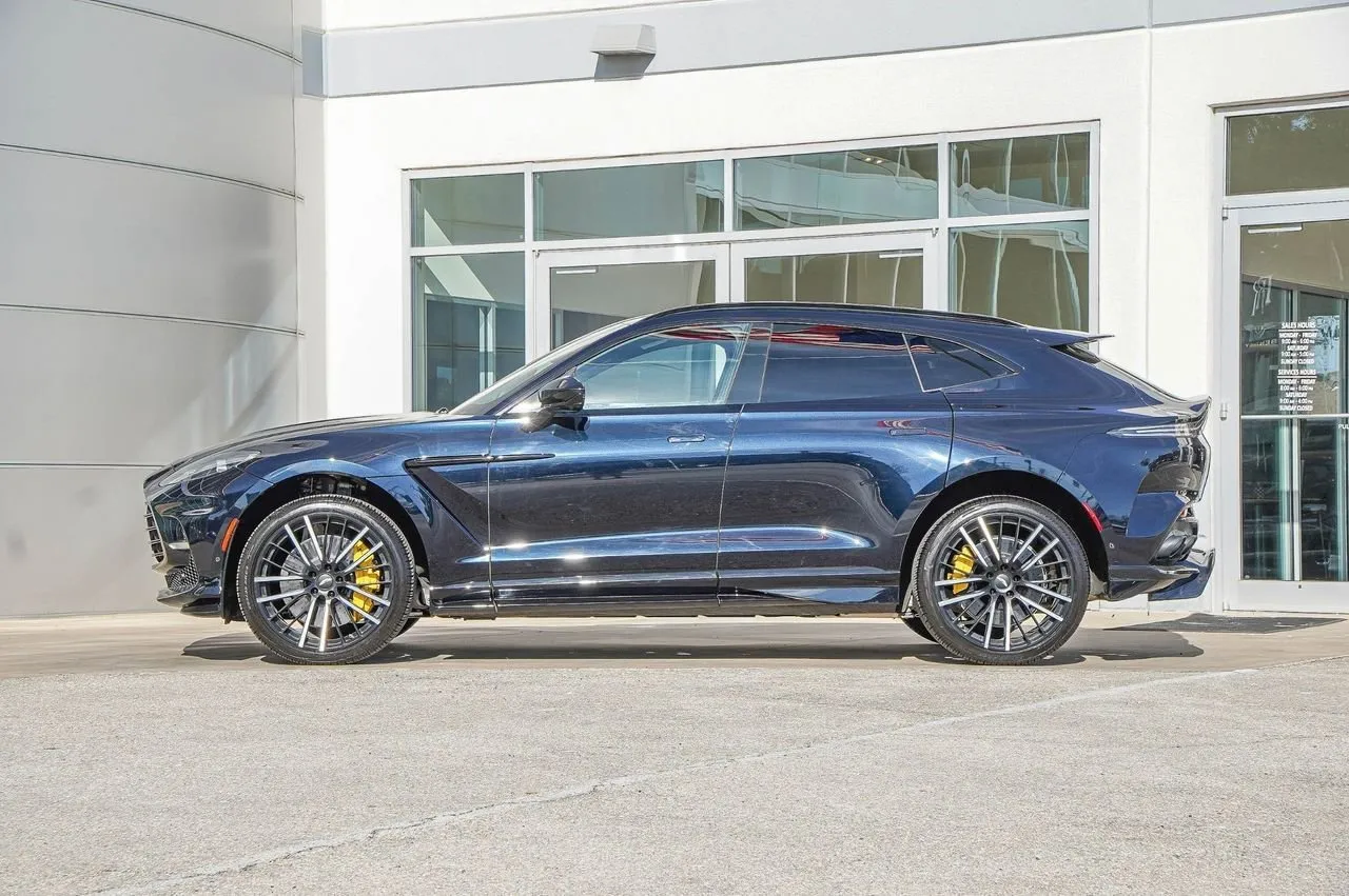 2024 Aston Martin DBX 707 - Photo 12