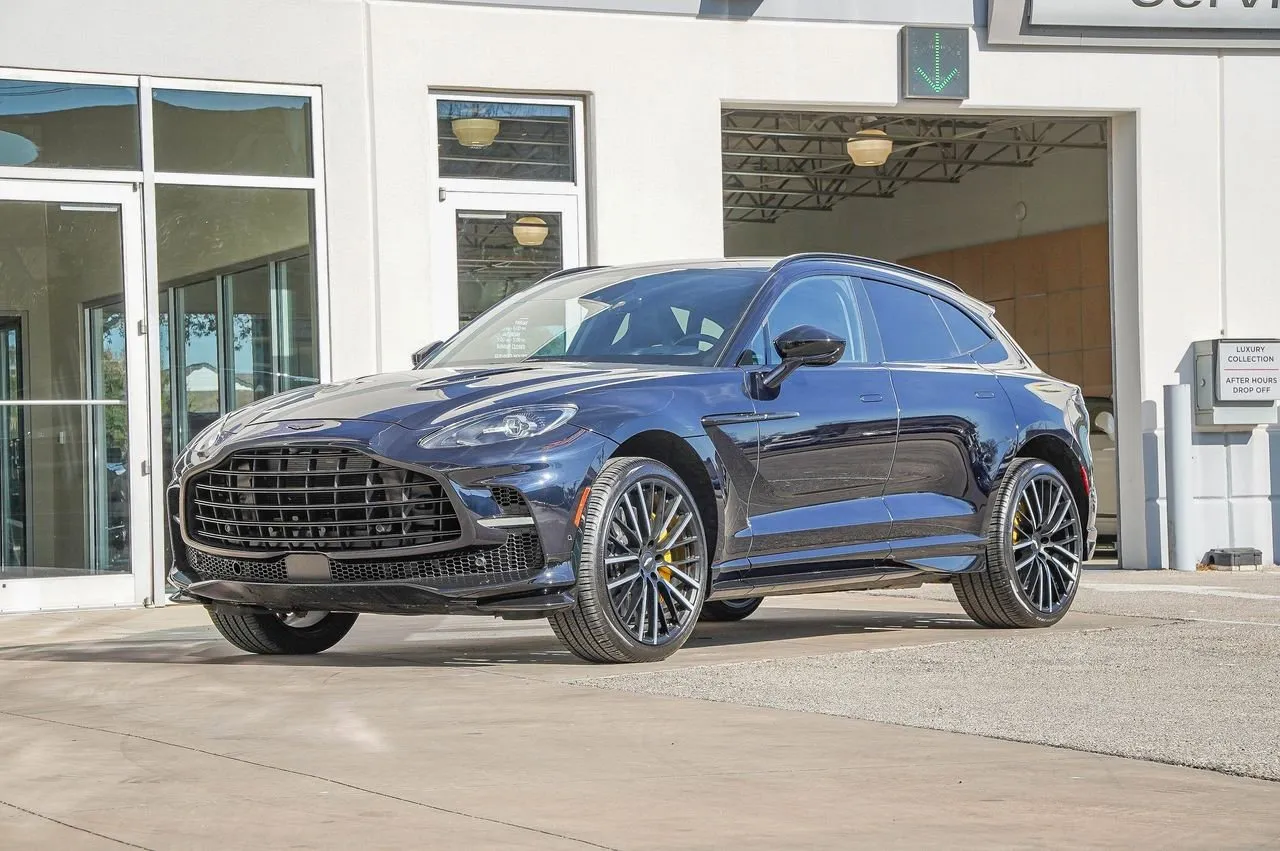 2024 Aston Martin DBX 707 - Photo 11