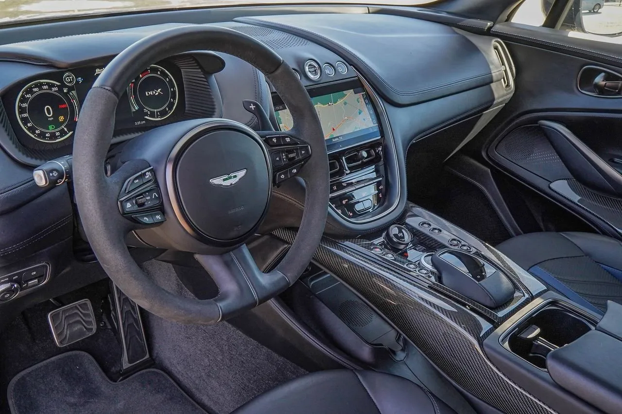2024 Aston Martin DBX 707 - Photo 17