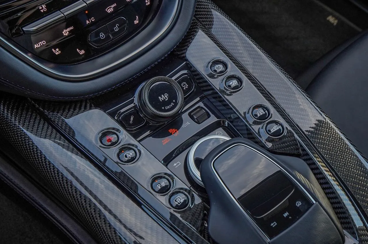 2024 Aston Martin DBX 707 - Photo 30