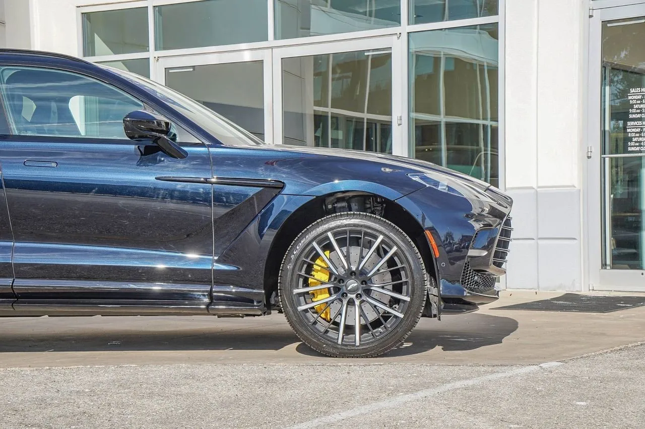 2024 Aston Martin DBX 707 - Photo 9
