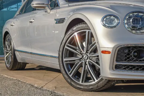 Photos of 2022 Bentley Flying Spur W12 for sale in Austin, TX at Hi Tech Luxury Collection Group