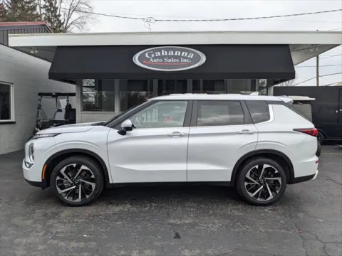 Photos of 2024 Mitsubishi Outlander SE 2WD for sale in Gahanna, OH at Gahanna Auto Sales