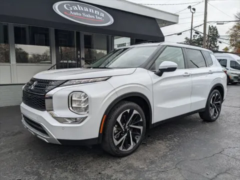White 2024 Mitsubishi Outlander SE 2WD for sale in Gahanna, OH