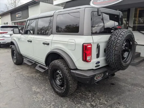 Another view of 2023 Ford Bronco Black Diamond 4-Door for sale in Gahanna, OH at Gahanna Auto Sales