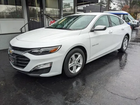 White 2023 Chevrolet Malibu LT for sale in Gahanna, OH