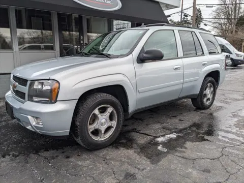 Silver 2008 Chevrolet TrailBlazer LT w/1LT for sale in Gahanna, OH