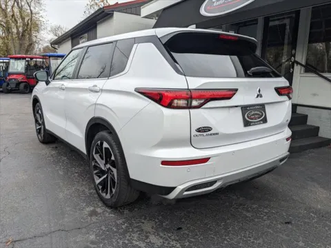 Another view of 2024 Mitsubishi Outlander SE 2WD for sale in Gahanna, OH at Gahanna Auto Sales