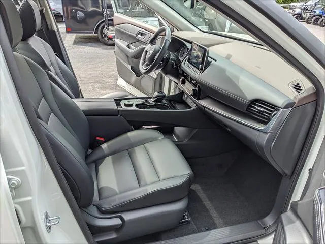 2023 Nissan Rogue SV - Photo 20