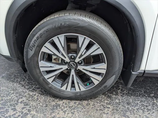 2023 Nissan Rogue SV - Photo 8