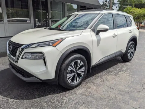 White 2023 Nissan Rogue SV for sale in Gahanna, OH