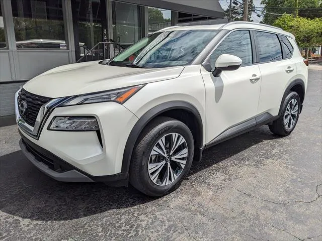 White 2023 Nissan Rogue SV for sale in Gahanna, OH