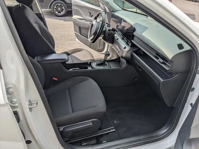 2024 Hyundai Kona SEL - Photo 17