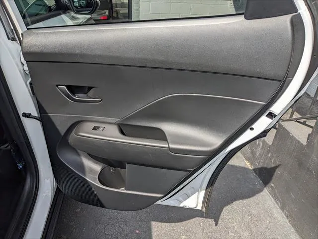 2024 Hyundai Kona SEL - Photo 16